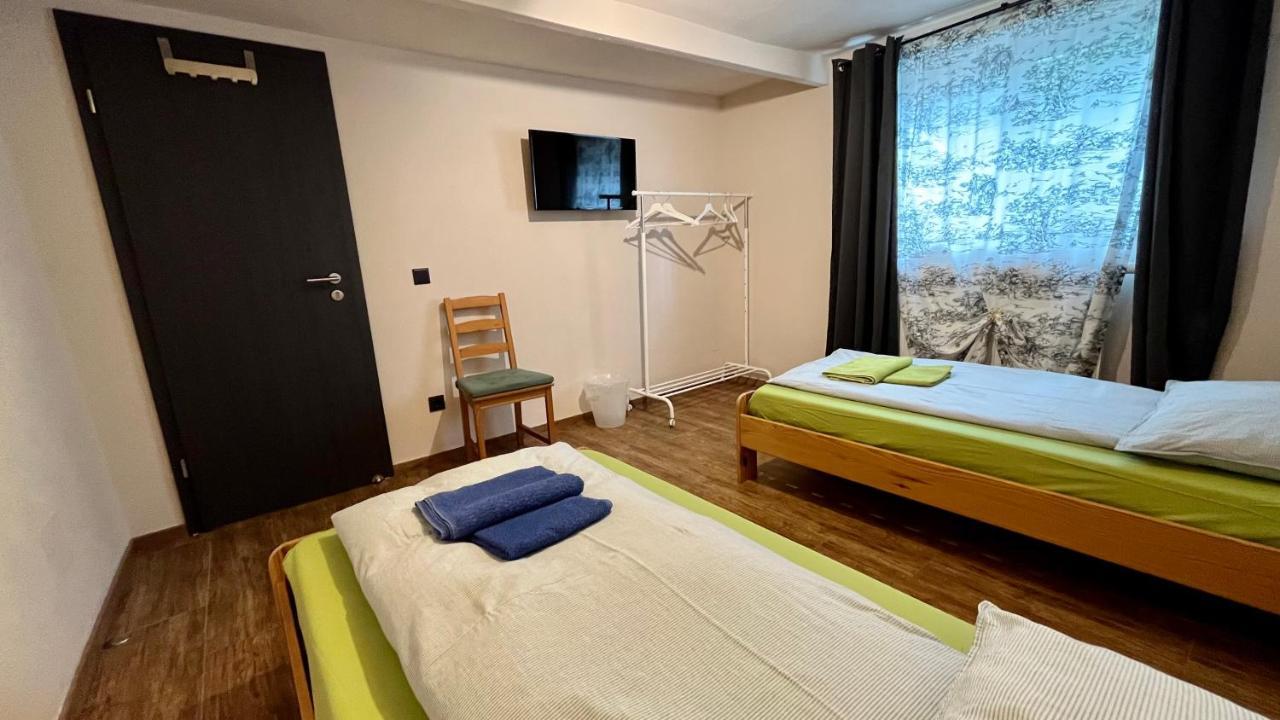 Franky House Am Nuerburgring Bed and Breakfast Quiddelbach Buitenkant foto