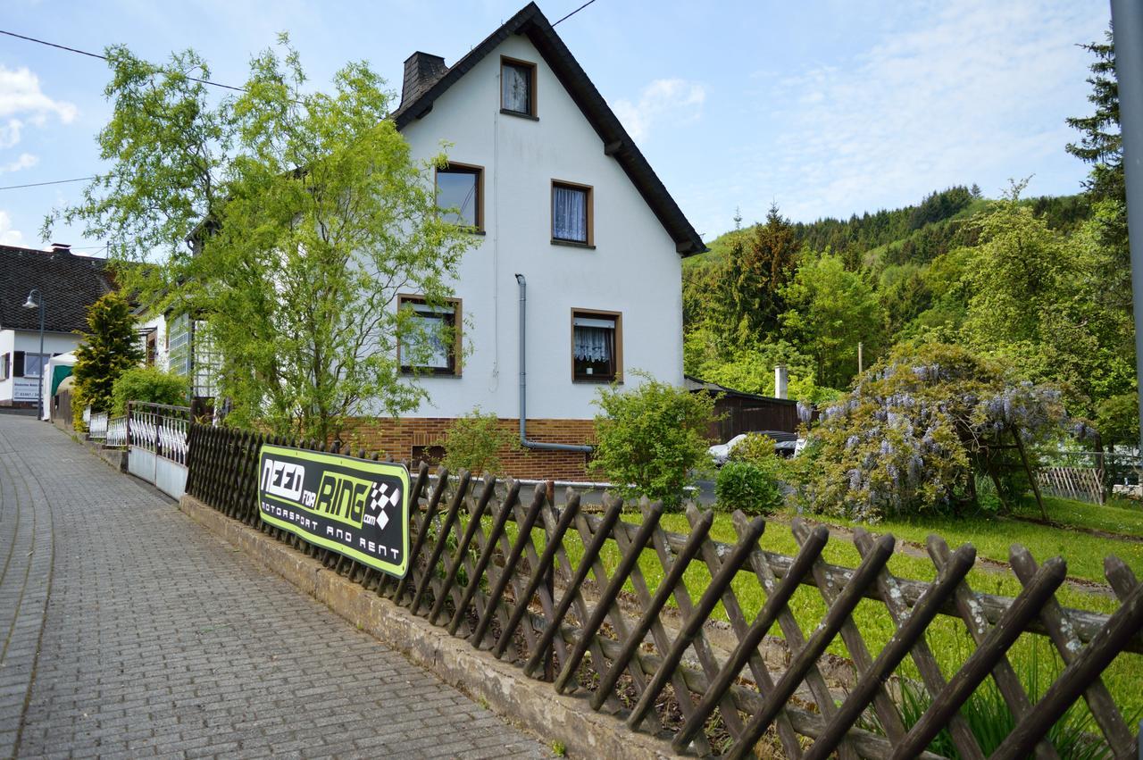 Franky House Am Nuerburgring Bed and Breakfast Quiddelbach Buitenkant foto