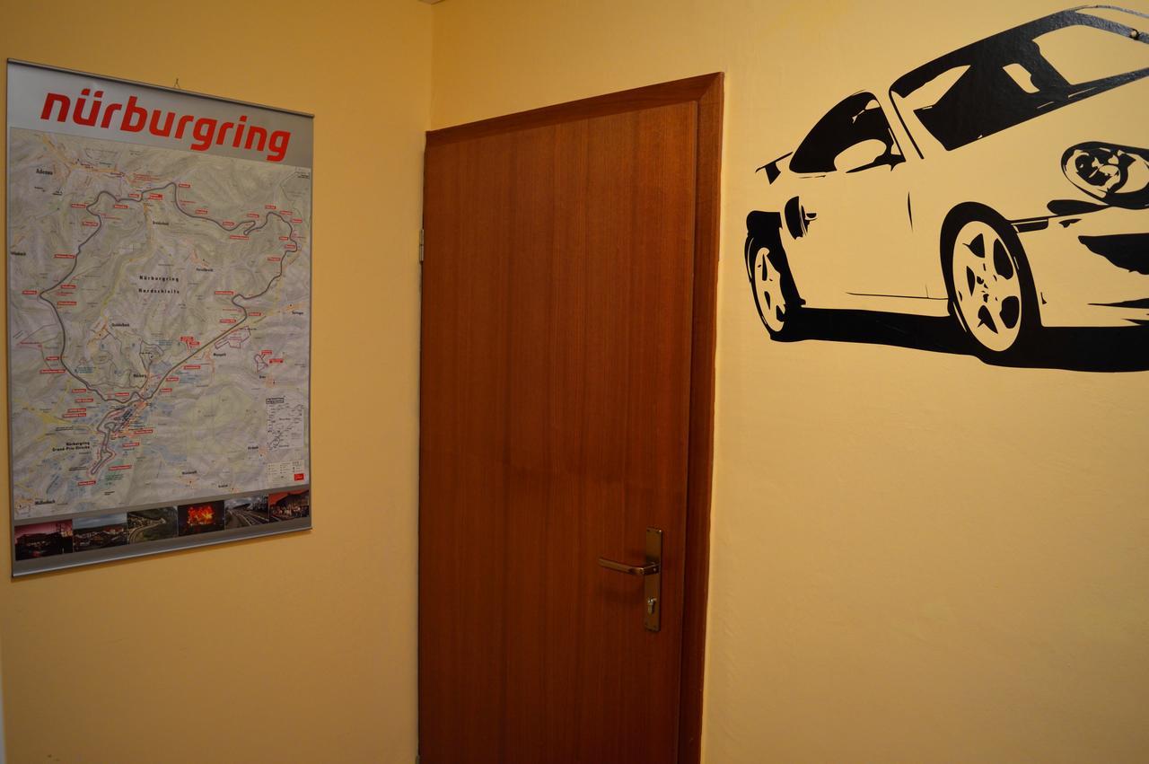 Franky House Am Nuerburgring Bed and Breakfast Quiddelbach Buitenkant foto